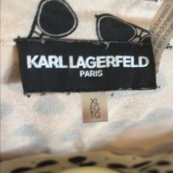 Print Button-Up Blouse - Picture 6 of 6